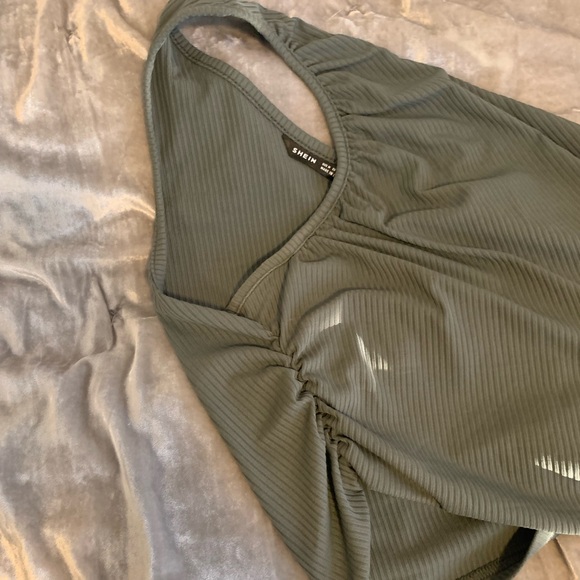 One shoulder cropped tank - Picture 3 of 3